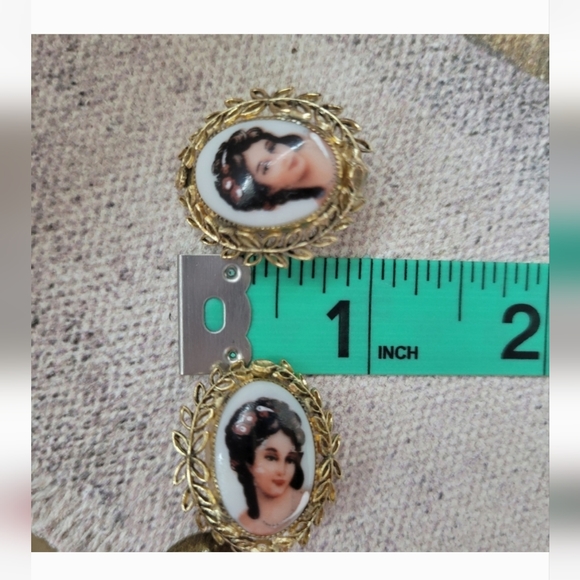 Vintage Whiting & Davis Clip-On Earrings ~ Hand-painted Cameo Limoges, France - Picture 14 of 15